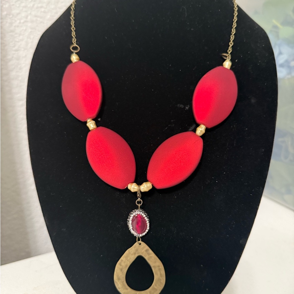 Striking Red and Gold Necklace with Teardrop Pendant